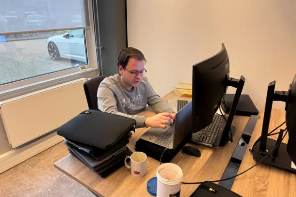 Van leidingen naar code: Jordy over zijn eerste weken bij DigiState